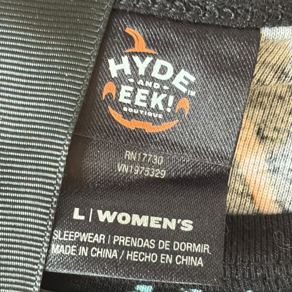 Hyde and Eek Women’s Halloween Dinosaur Skeleton Print Pajama Set - Picture 12 of 13